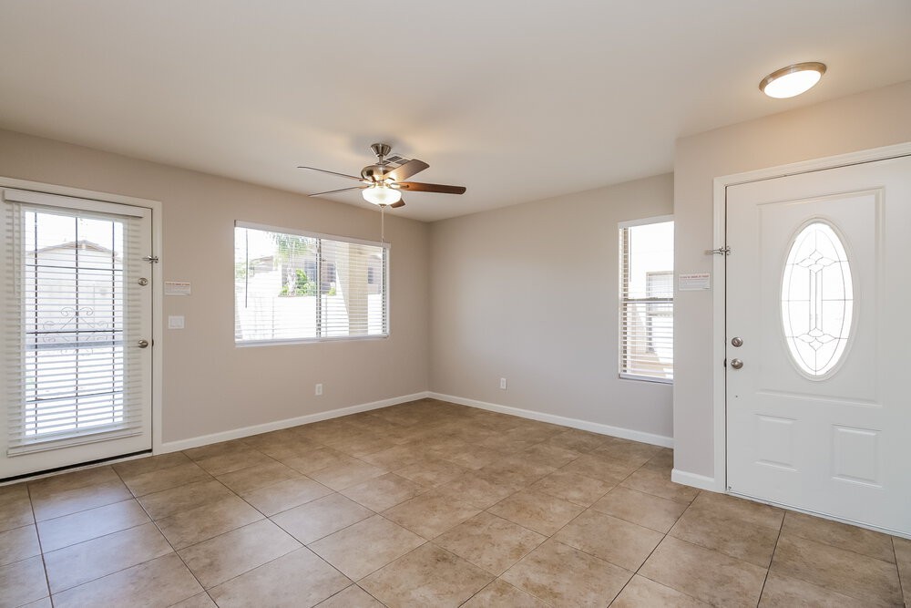 11507 E Pronghorn Ave - Photo 3 of 16