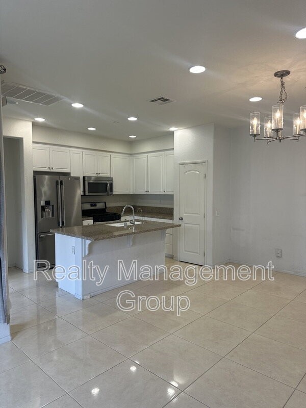 1615 Osprey Ave #1 - Photo 3 of 16