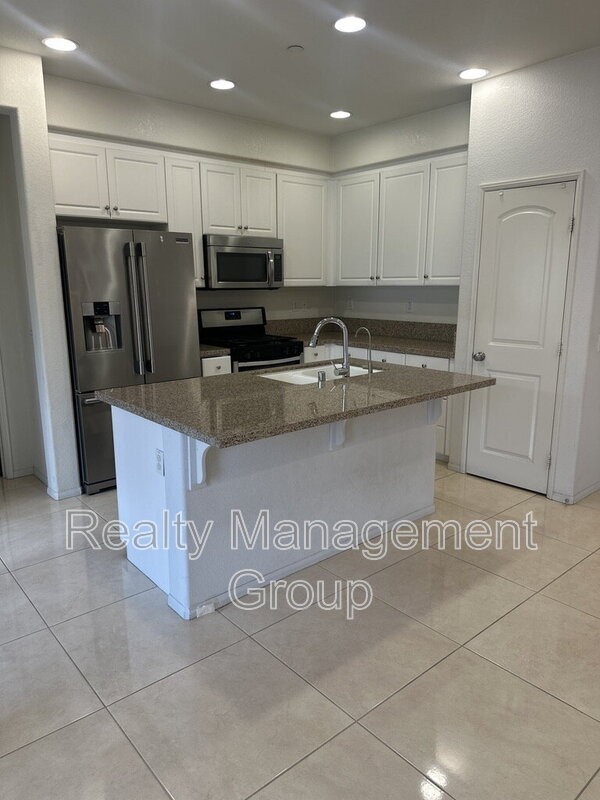 1615 Osprey Ave #1 - Photo 4 of 16