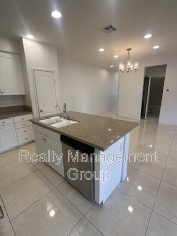 1615 Osprey Ave #1 - Photo 5 of 16