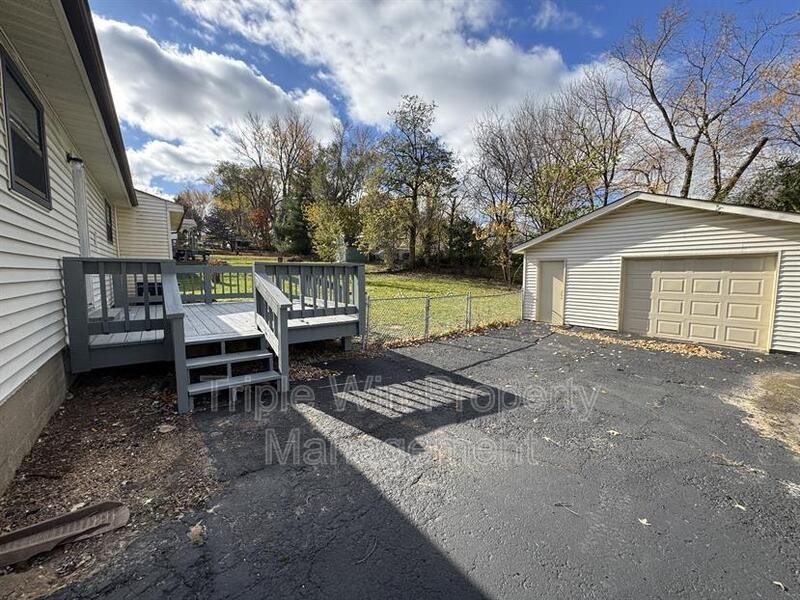 3551 High Dr - Photo 4 of 36