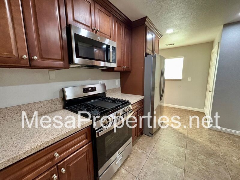 3660 Chateau Ct #3660 - Photo 5 of 18