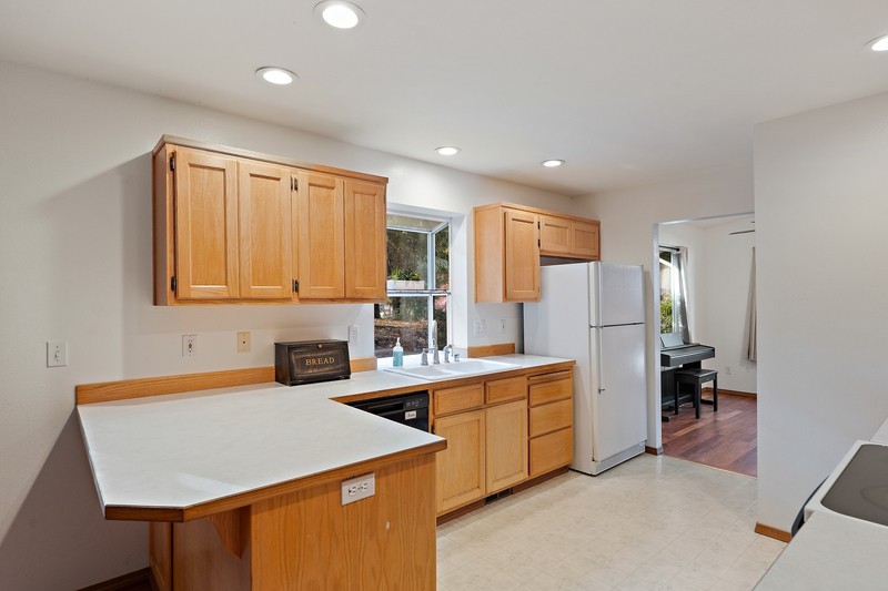 17132 Cottonwood Ln Se - Photo 5 of 20