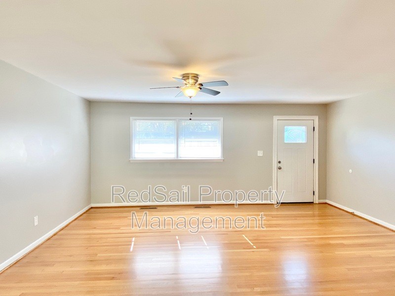 11 Dimmock Ave - Photo 3 of 16