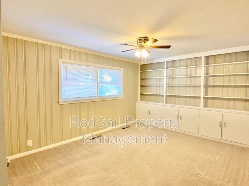 11 Dimmock Ave - Photo 5 of 16