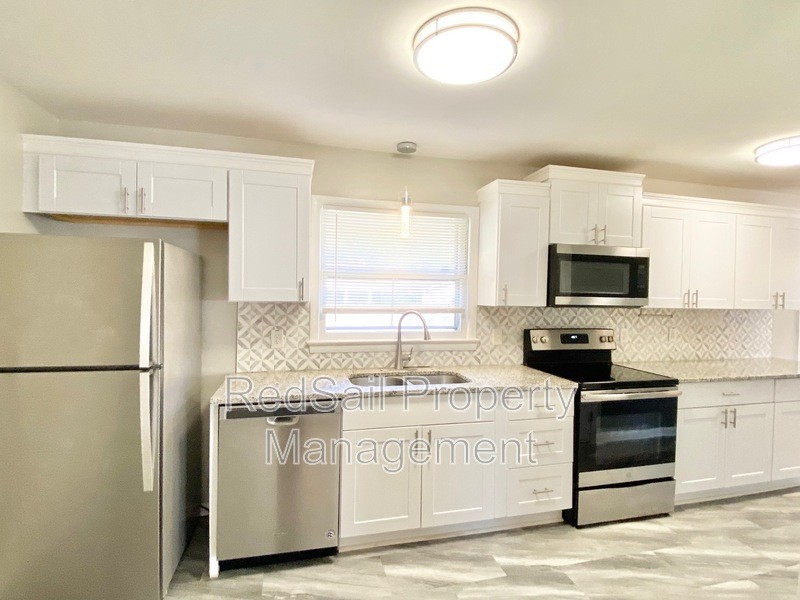 11 Dimmock Ave - Photo 6 of 16