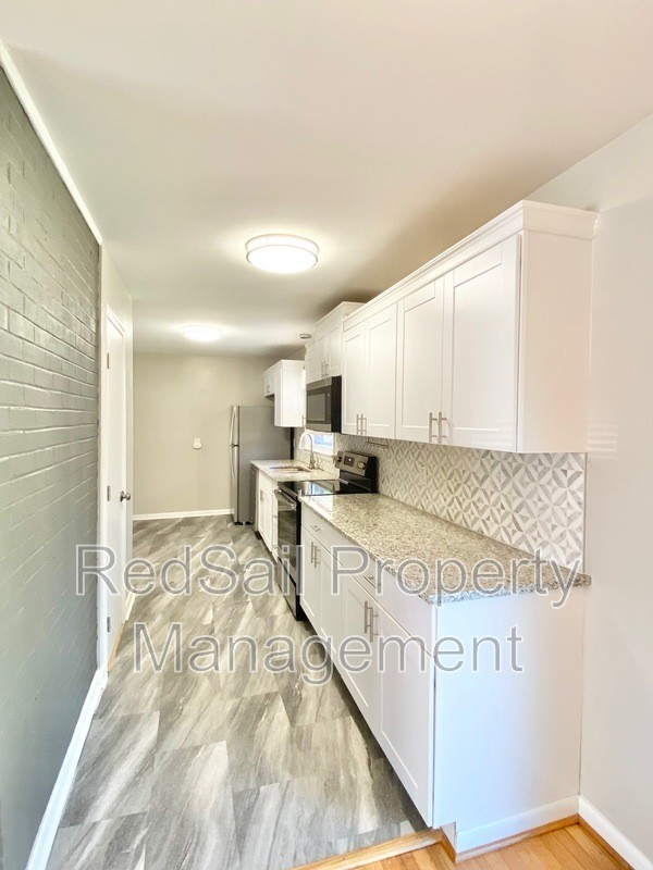 11 Dimmock Ave - Photo 7 of 16