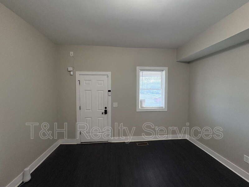 2020 Prospect St - Photo 4 of 21