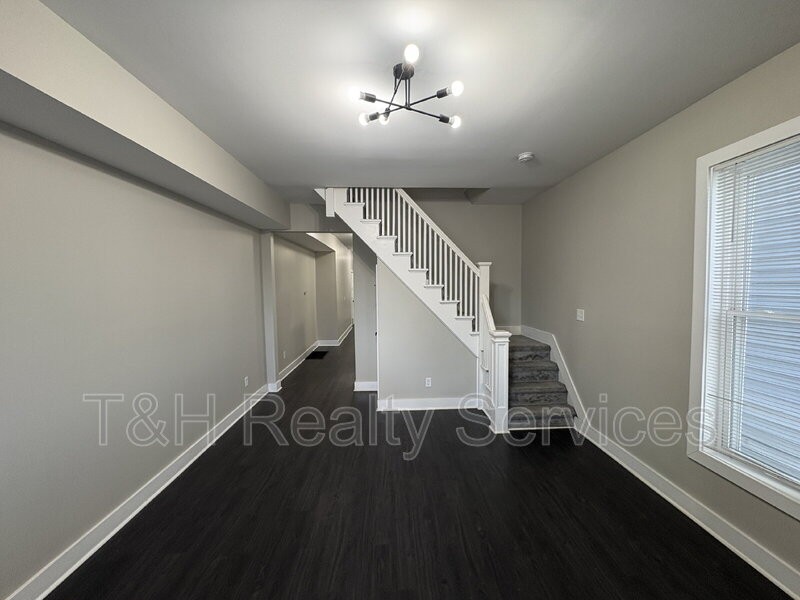 2020 Prospect St - Photo 5 of 21