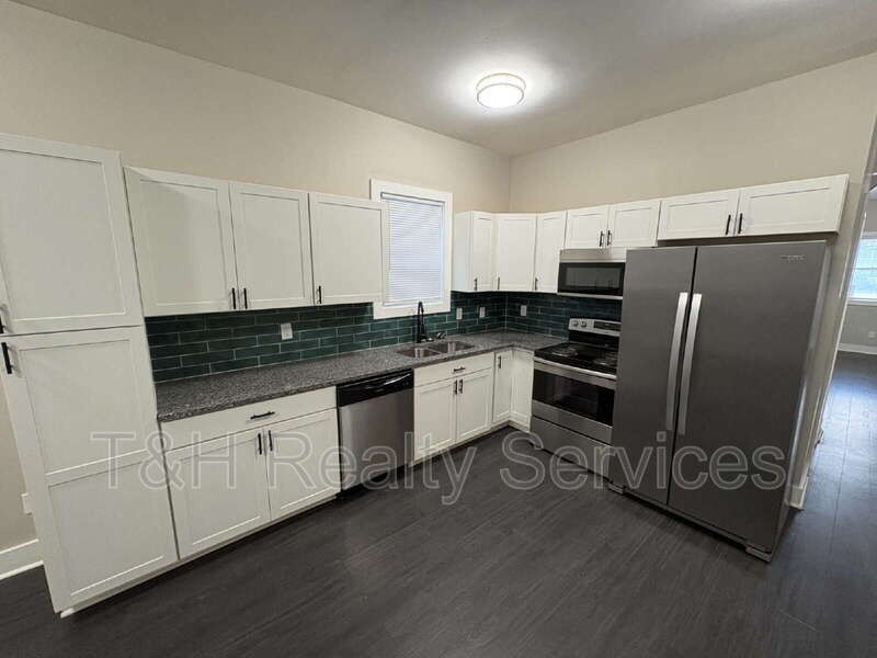 2020 Prospect St - Photo 7 of 21