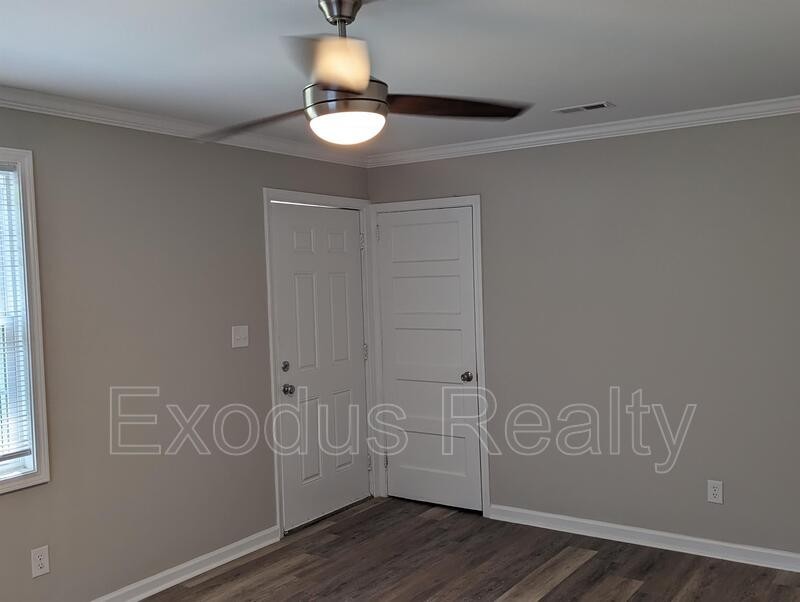 317 Charlotte Ave - Photo 3 of 11