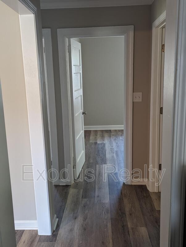 317 Charlotte Ave - Photo 5 of 11