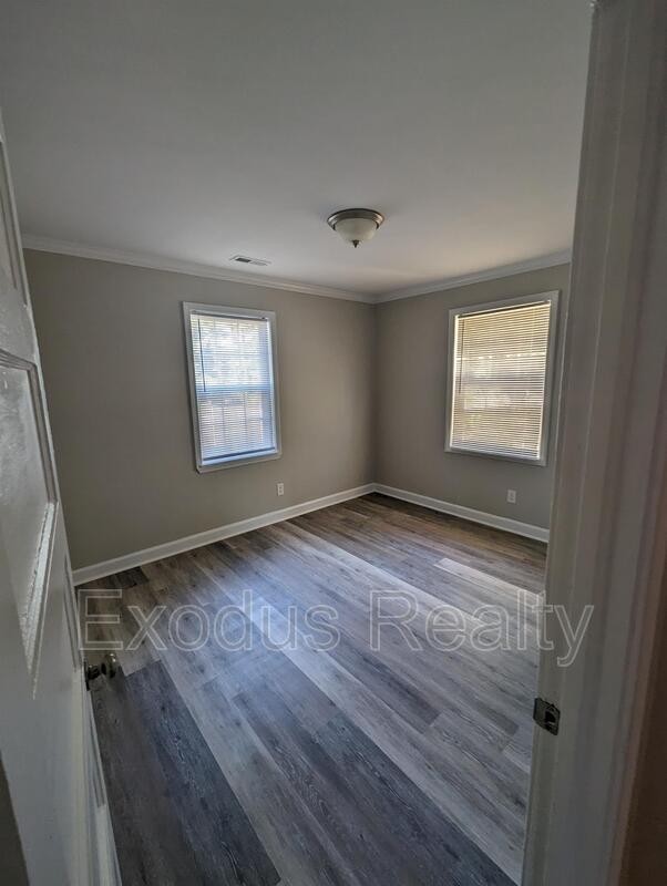 317 Charlotte Ave - Photo 6 of 11