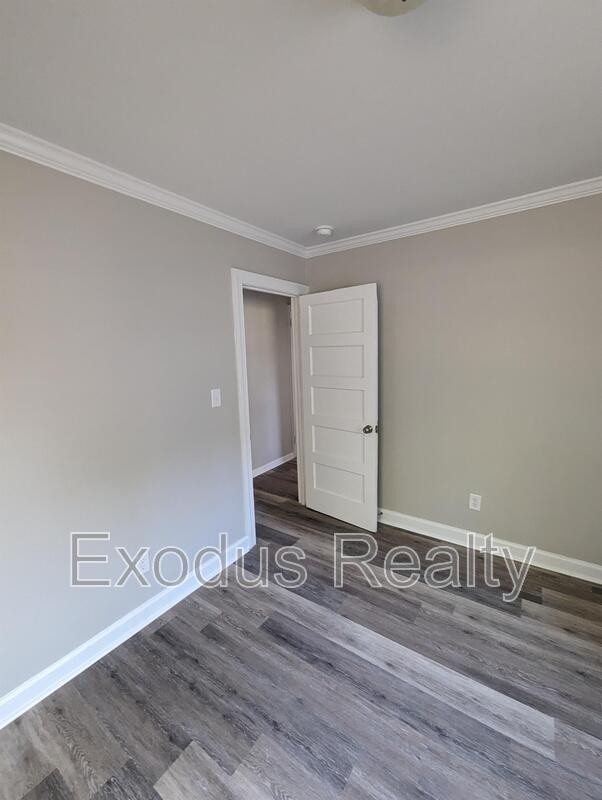 317 Charlotte Ave - Photo 7 of 11