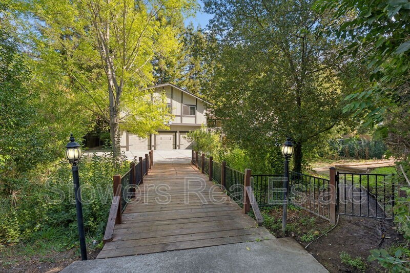 2384 Hagen Oaks Dr - Photo 3 of 50