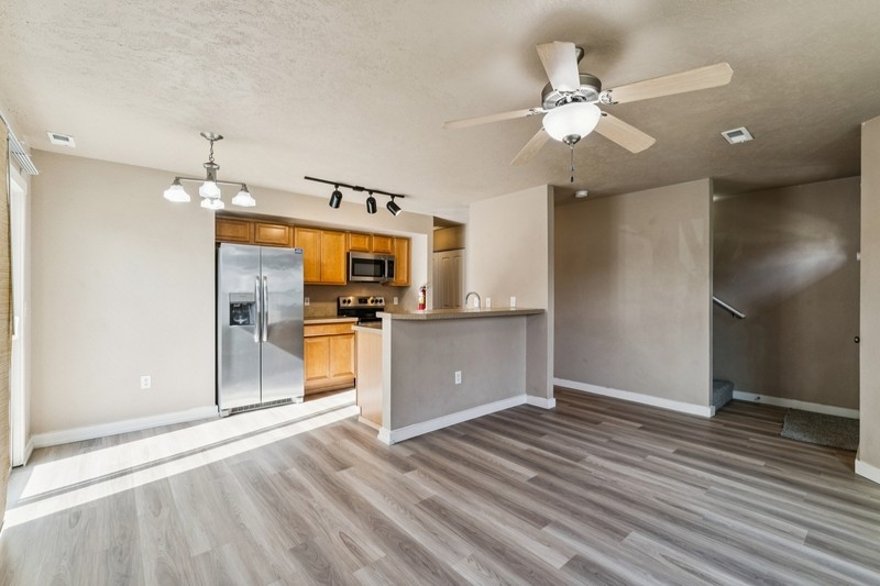8936 W Candleston Ln - Photo 6 of 30
