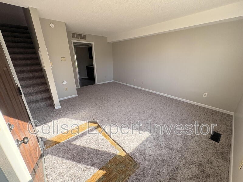 207 Washburn Ave - Photo 2 of 9
