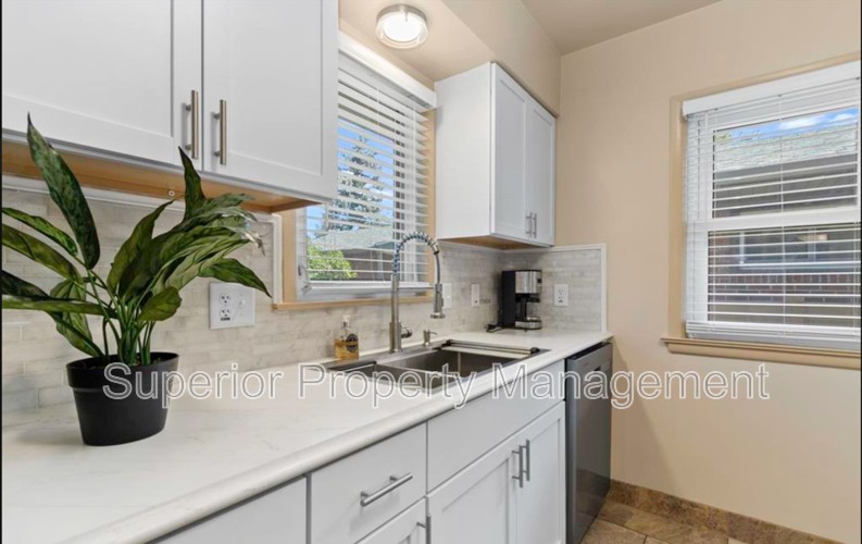 410 W 2nd Ave - Photo 5 of 15