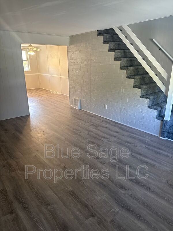 608 Magnolia Ave - Photo 3 of 24