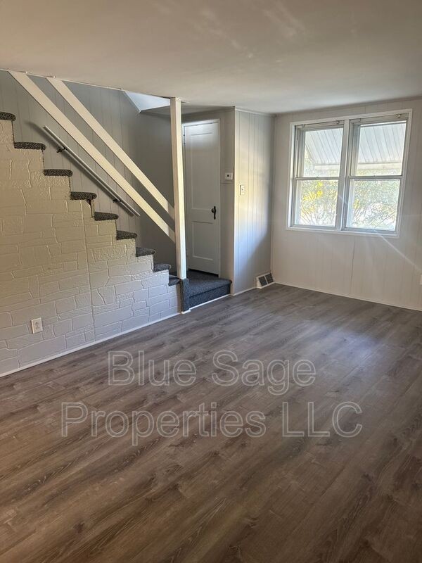 608 Magnolia Ave - Photo 4 of 24