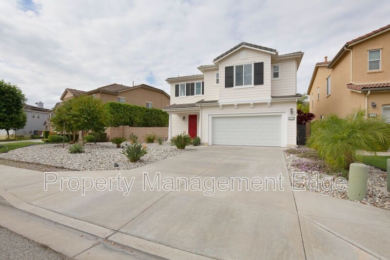 3733 Lake Park Rd - Photo 2 of 23