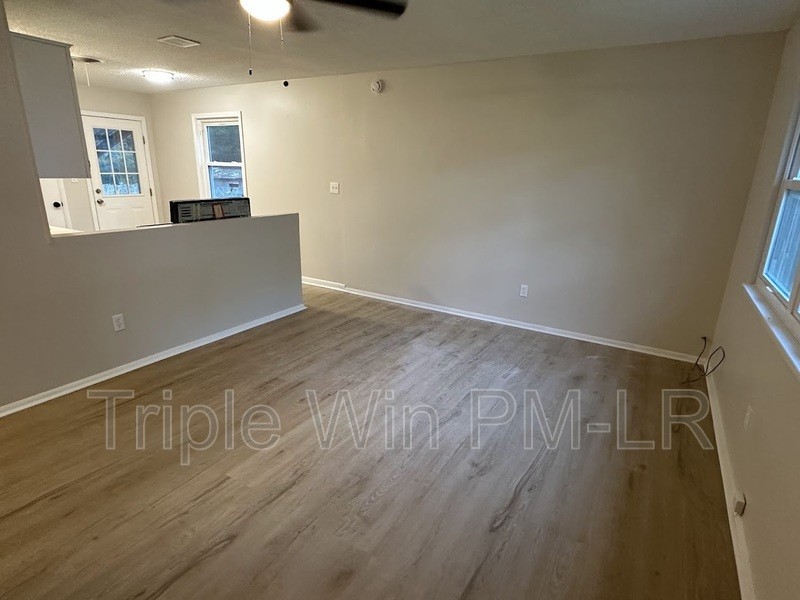 819 Edgehill Dr - Photo 5 of 16