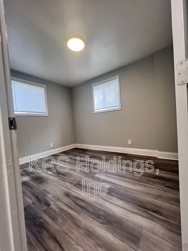 2102 Phaup St #A - Photo 3 of 6