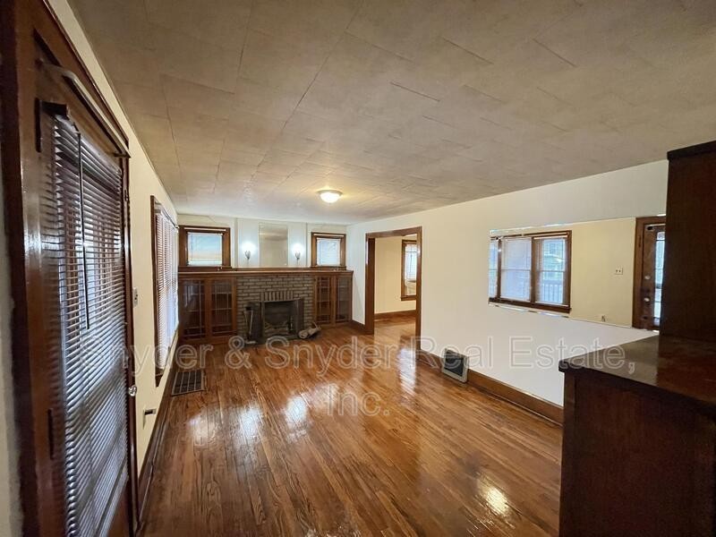 1329 Honodle Ave - Photo 3 of 10