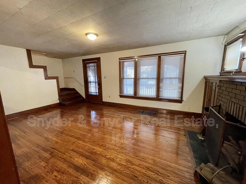 1329 Honodle Ave - Photo 4 of 10