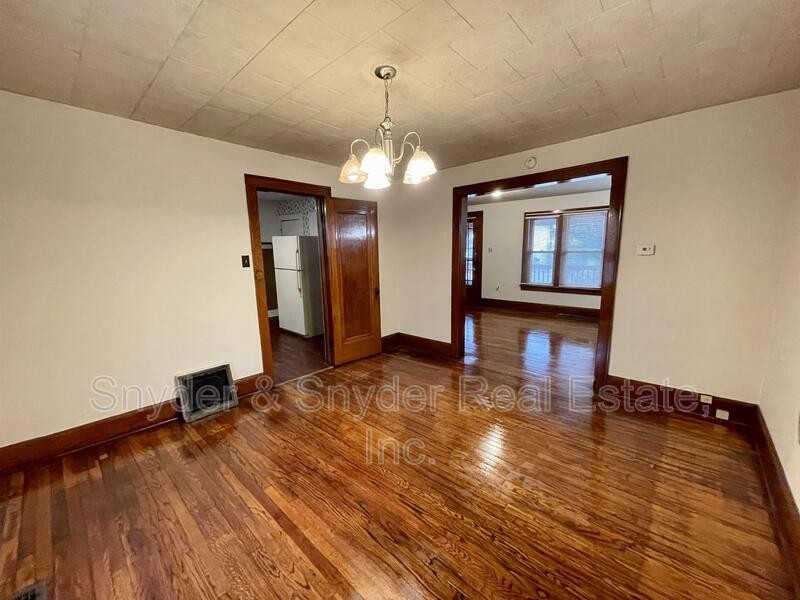 1329 Honodle Ave - Photo 5 of 10