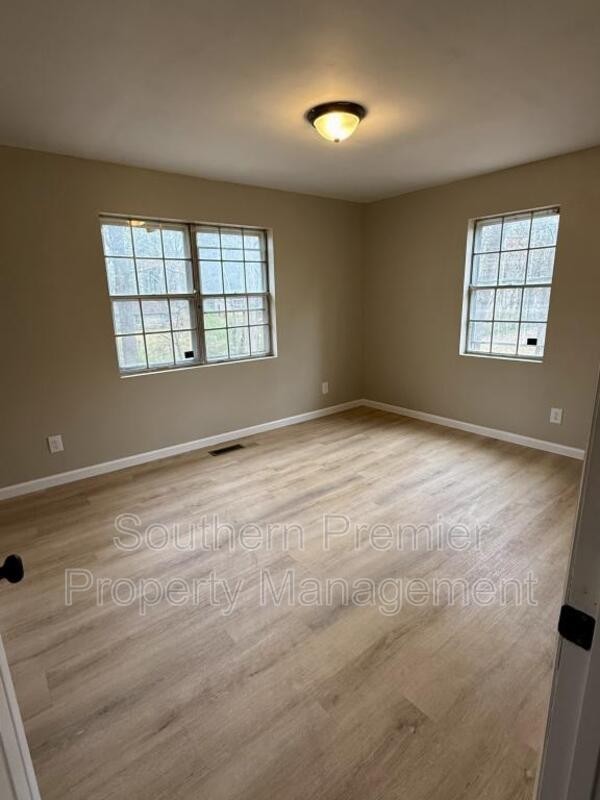 2121 Old Cloverdale Rd - Photo 5 of 6