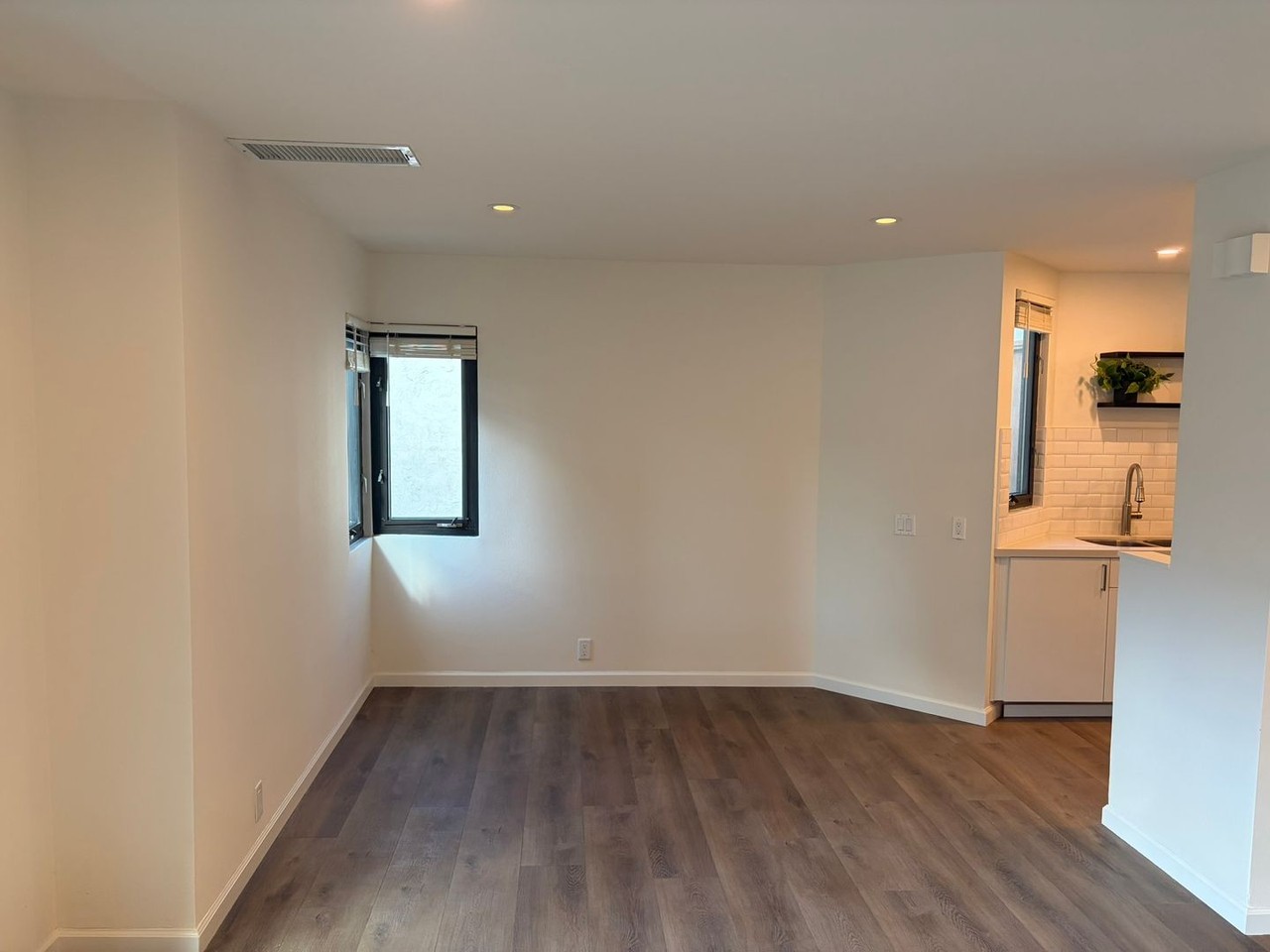 3966 Voltaire St - Photo 4 of 30