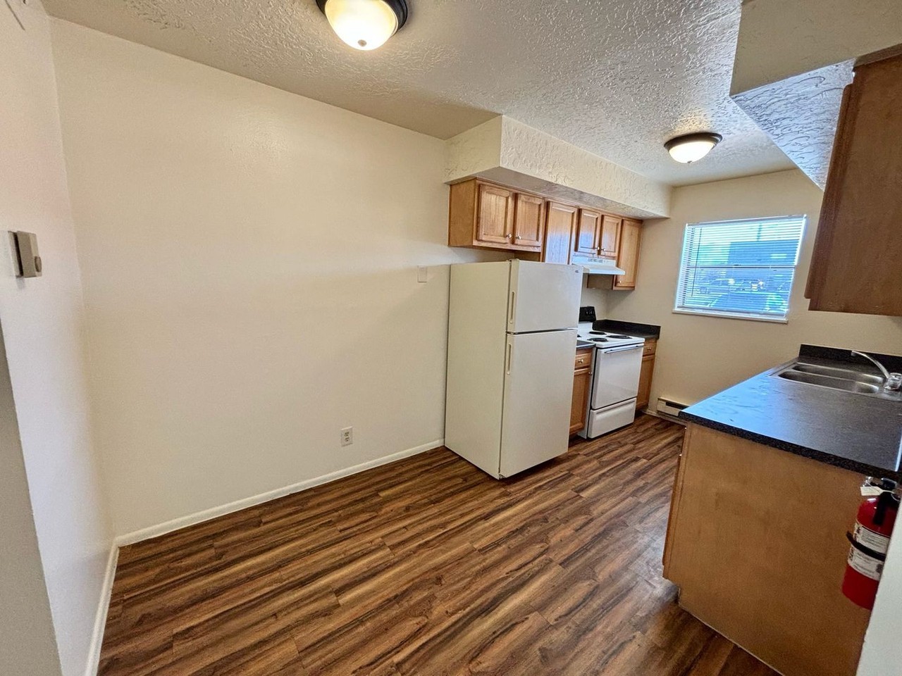 401 Espanola St Se #103 - Photo 4 of 10