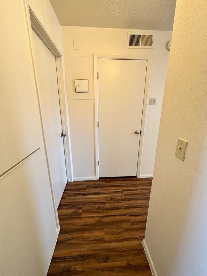 401 Espanola St Se #103 - Photo 6 of 10