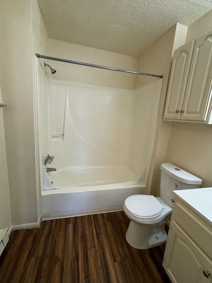 401 Espanola St Se #103 - Photo 7 of 10