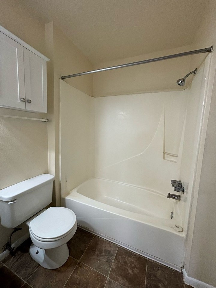 401 Espanola St Se #201 - Photo 6 of 9