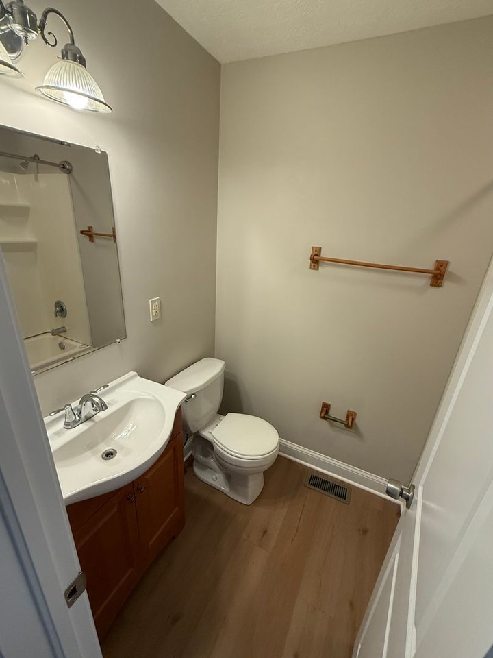 2178 Beach Dr - Photo 4 of 15