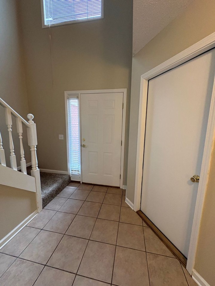 150 Woodmere Dr - Photo 4 of 27