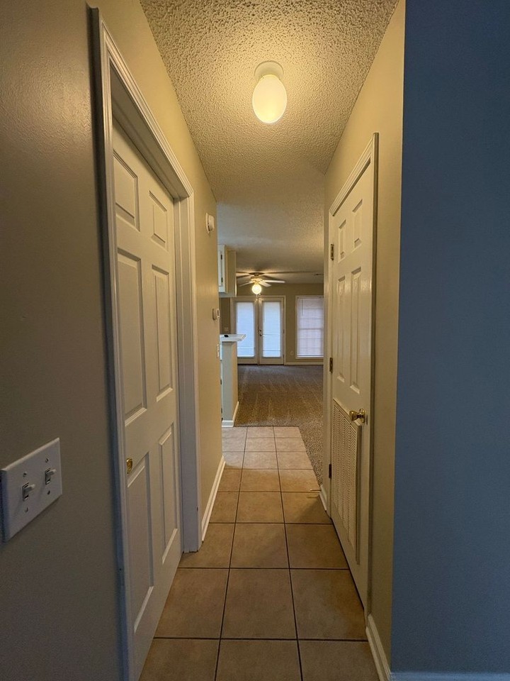 150 Woodmere Dr - Photo 5 of 27