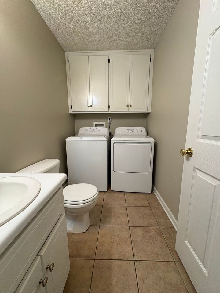 150 Woodmere Dr - Photo 6 of 27