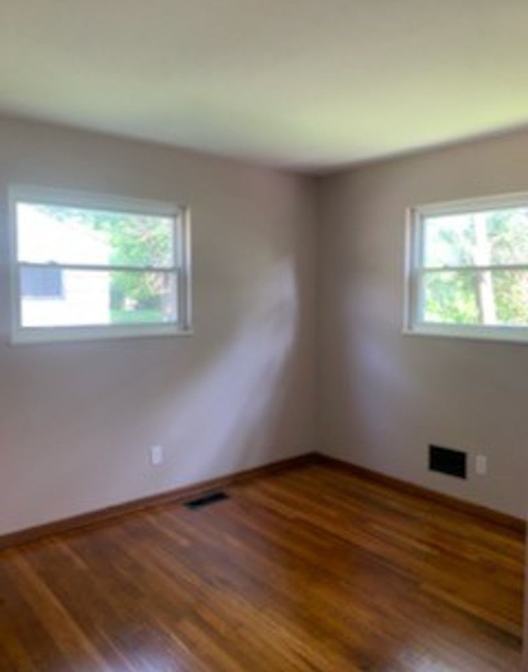 3354 Roswell Dr - Photo 6 of 20