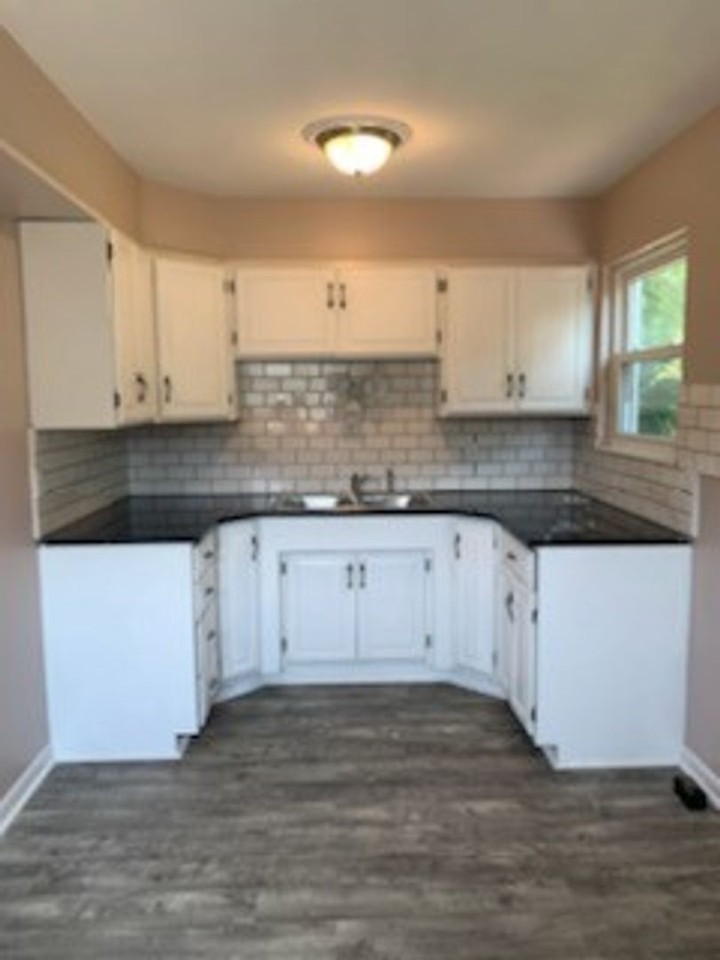 3354 Roswell Dr - Photo 7 of 20