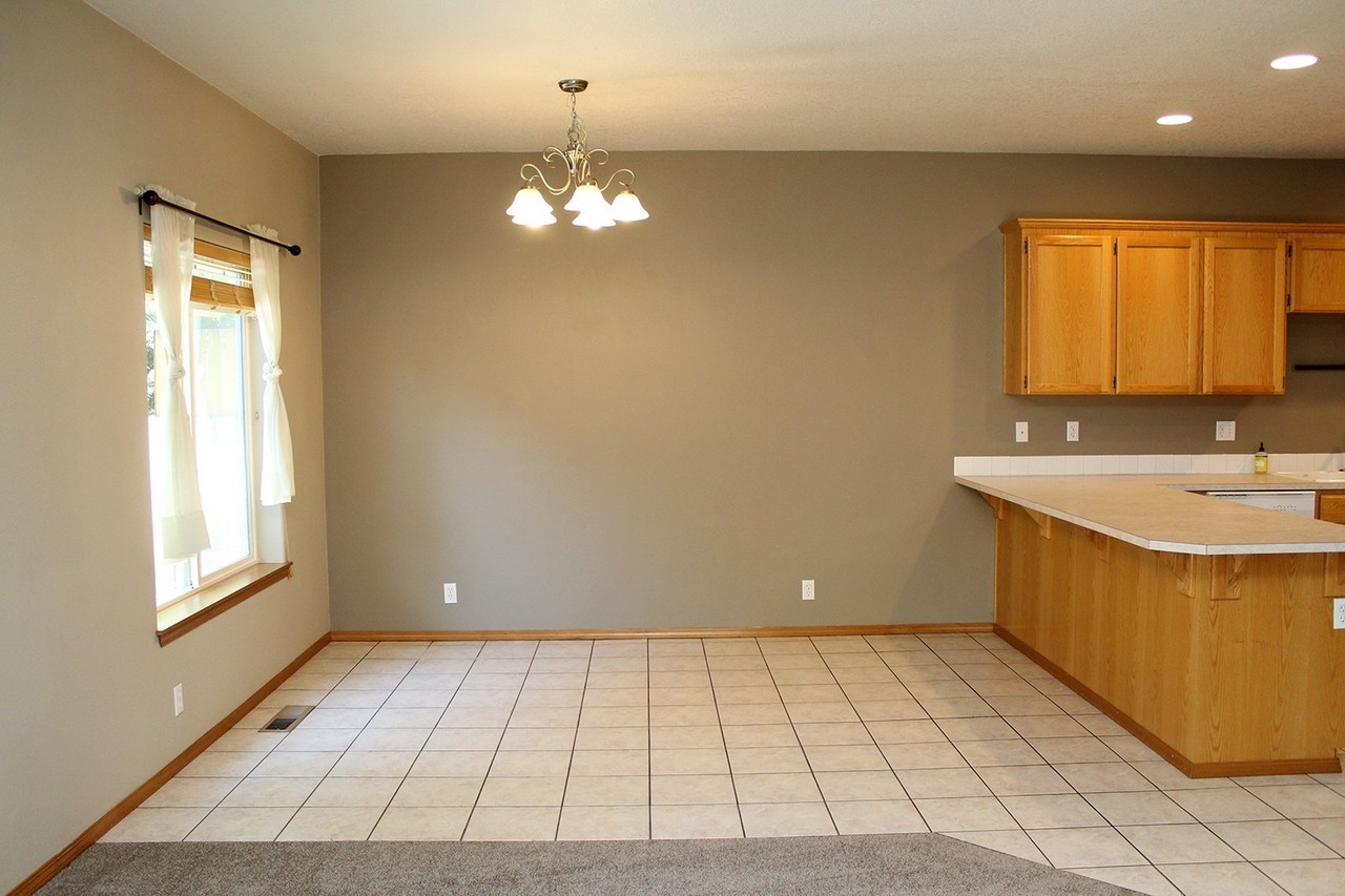 443 Se Brookwood Ave - Photo 7 of 31
