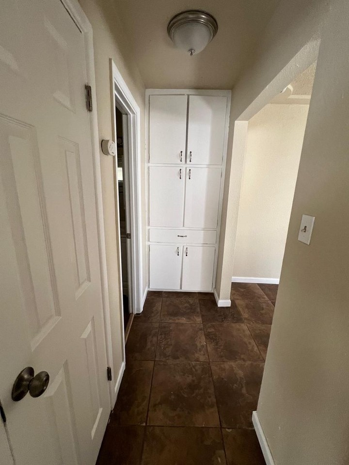 2618 Cornell St - Photo 4 of 7