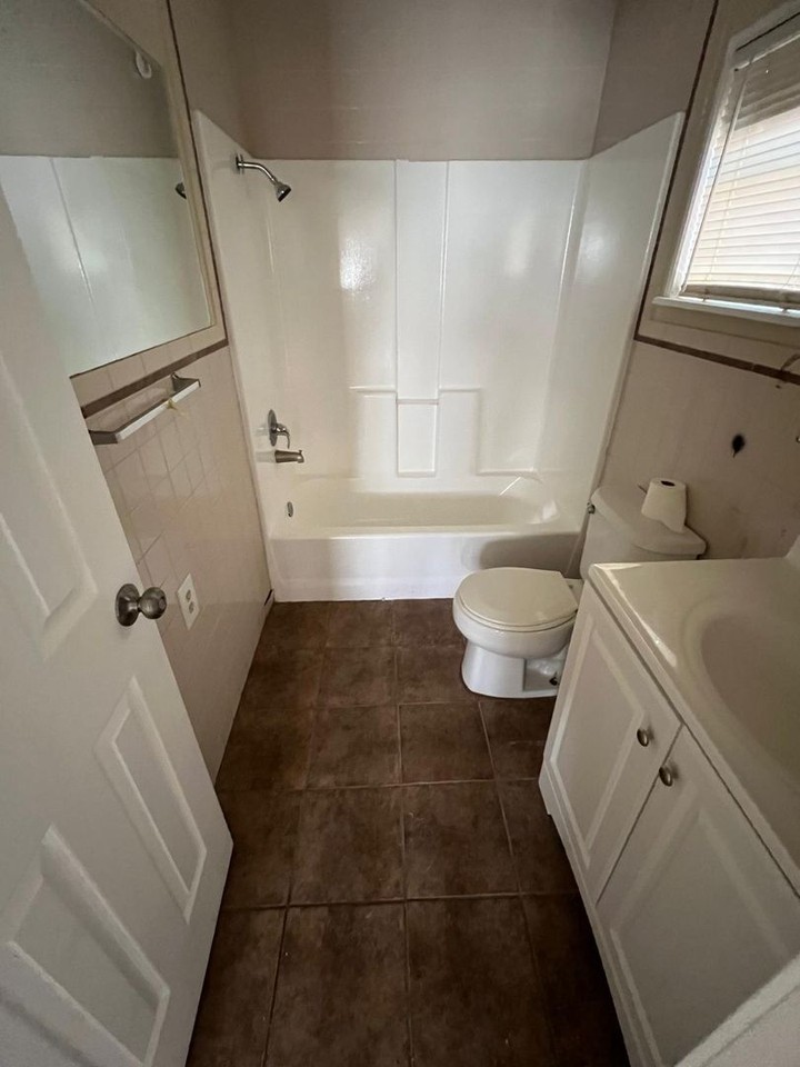 2618 Cornell St - Photo 6 of 7