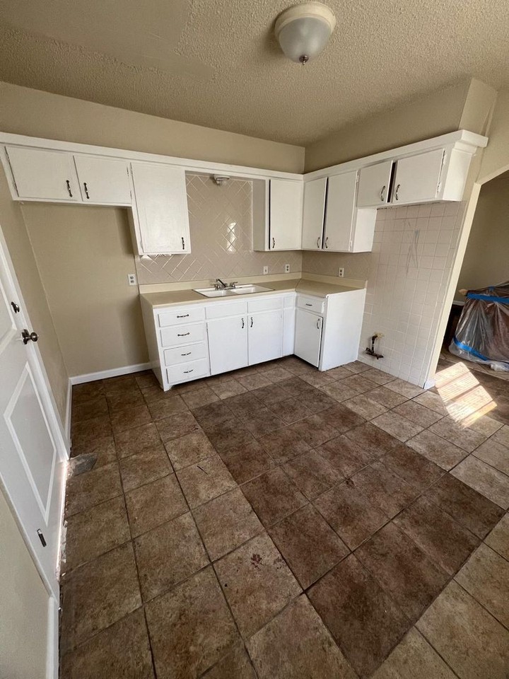 2618 Cornell St - Photo 7 of 7