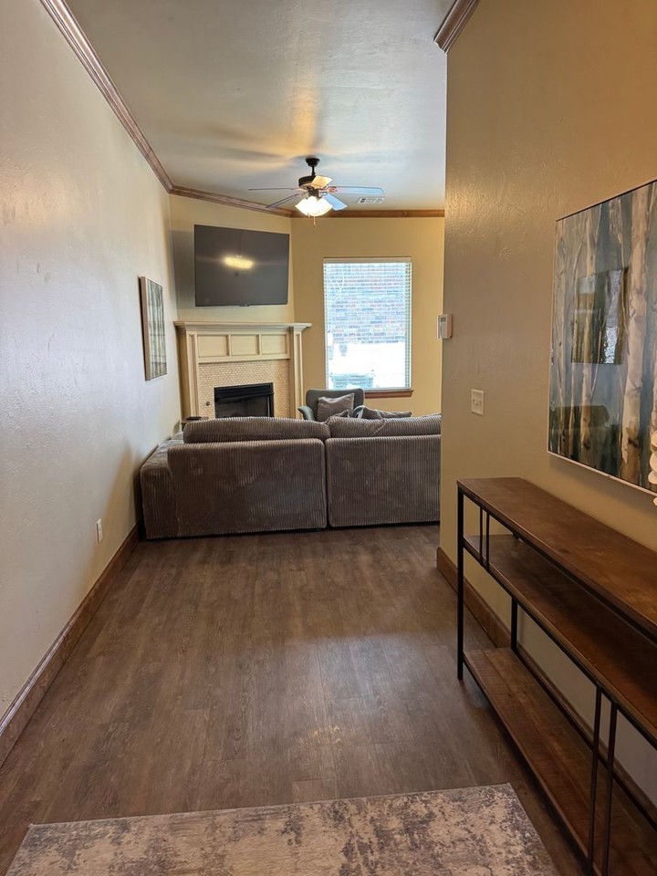 3404 Enclave Ln - Photo 2 of 24