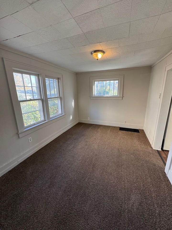 2923 Alexander St - Photo 7 of 8