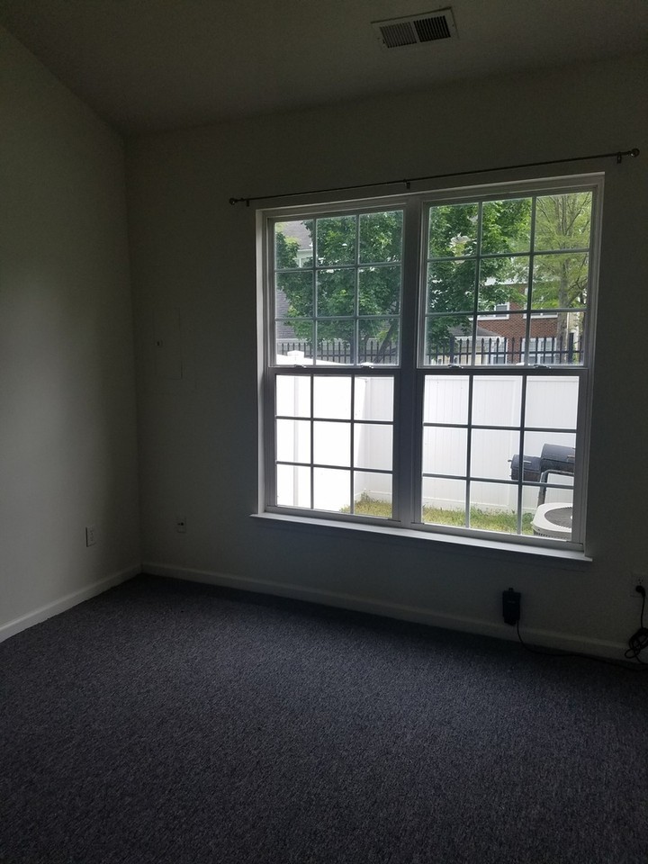 874 Hunley Dr - Photo 6 of 11