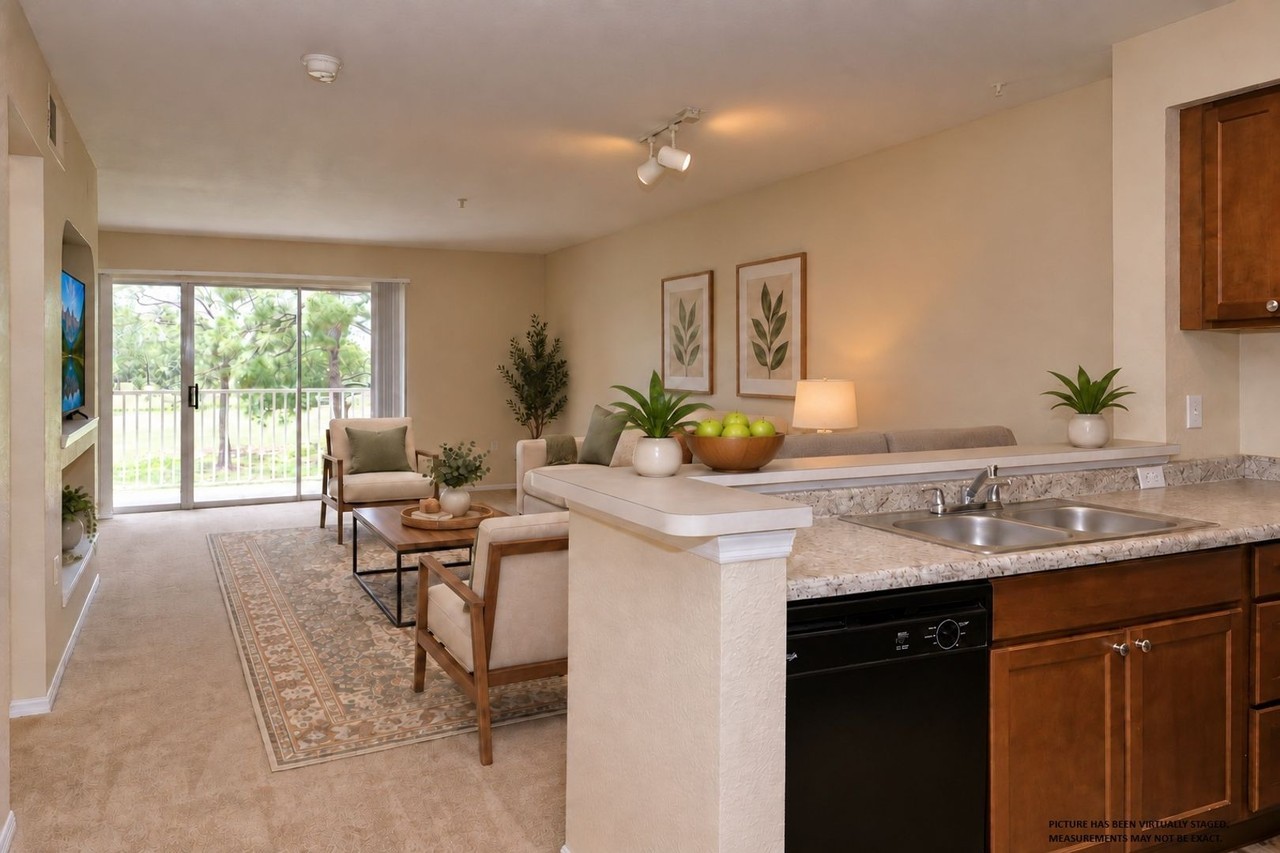 13839 Fairway Island Dr - Photo 4 of 28